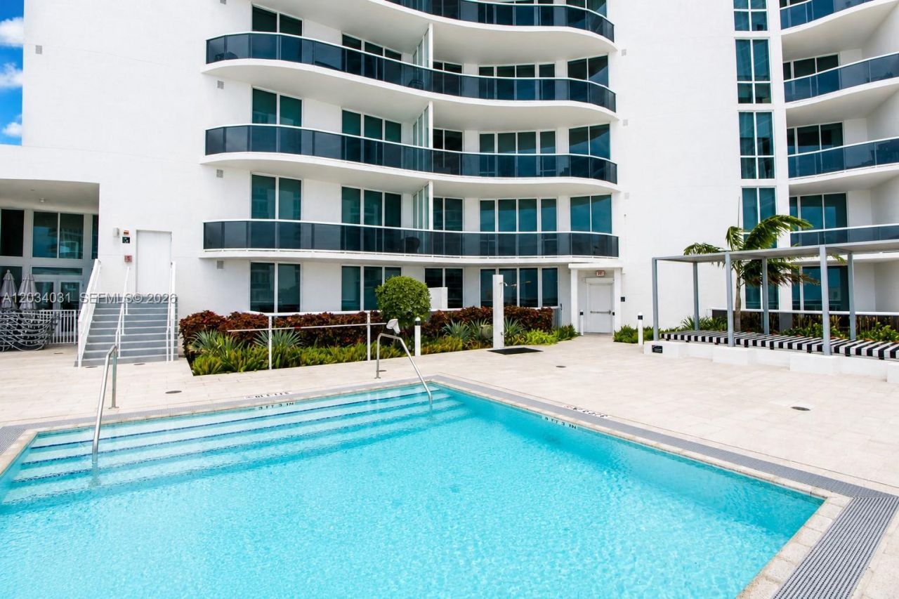 15901 Collins Ave, Unit 403, Sunny Isles Beach, FL 33160 Photo