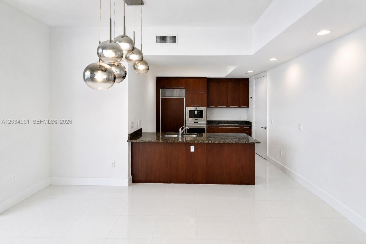 15901 Collins Ave, Unit 403, Sunny Isles Beach, FL 33160 Photo