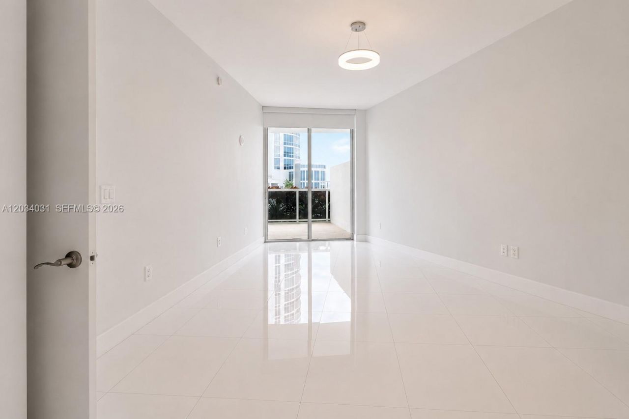 15901 Collins Ave, Unit 403, Sunny Isles Beach, FL 33160 Photo