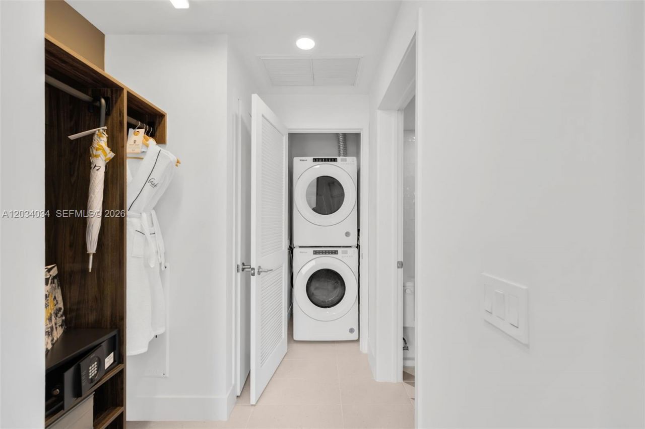 601 NE 1st Ave , Unit LPH 4814, Miami, FL 33132 Photo