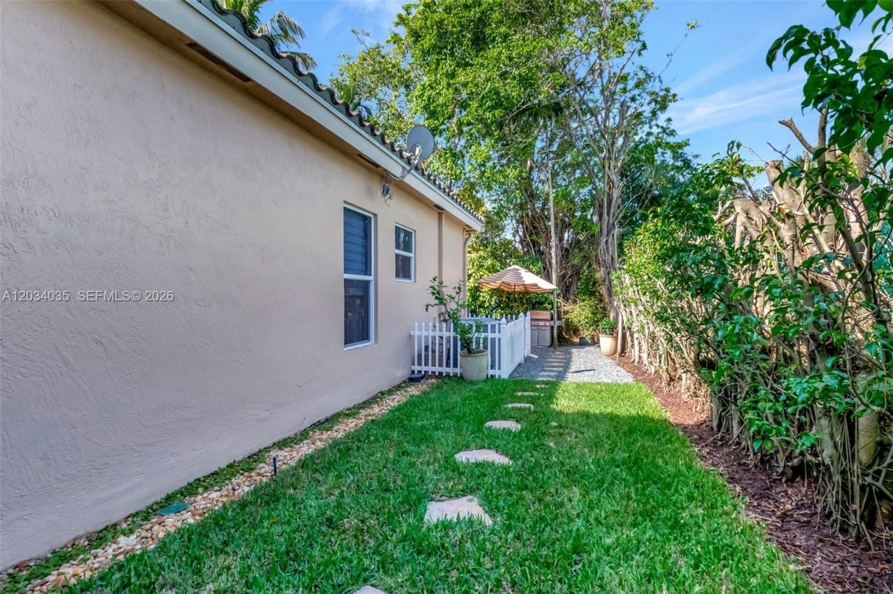 375 SW 16th St, Unit 1, Boca Raton, FL 33432 Photo