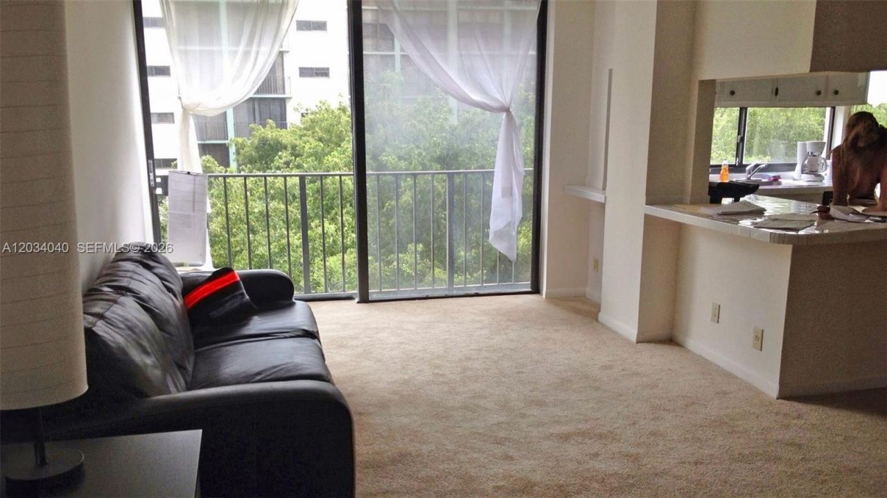 17021 N Bay Rd , Unit 423, Sunny Isles Beach, FL 33160 Photo