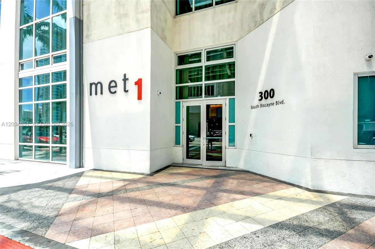 300 S Biscayne Bluv , Unit L-1022, Miami, FL 33131 Photo