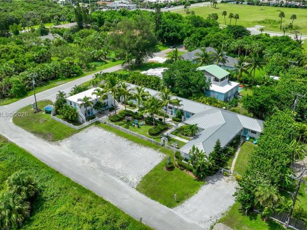 2502 Tamarind Dr , Fort Pierce, FL 34949