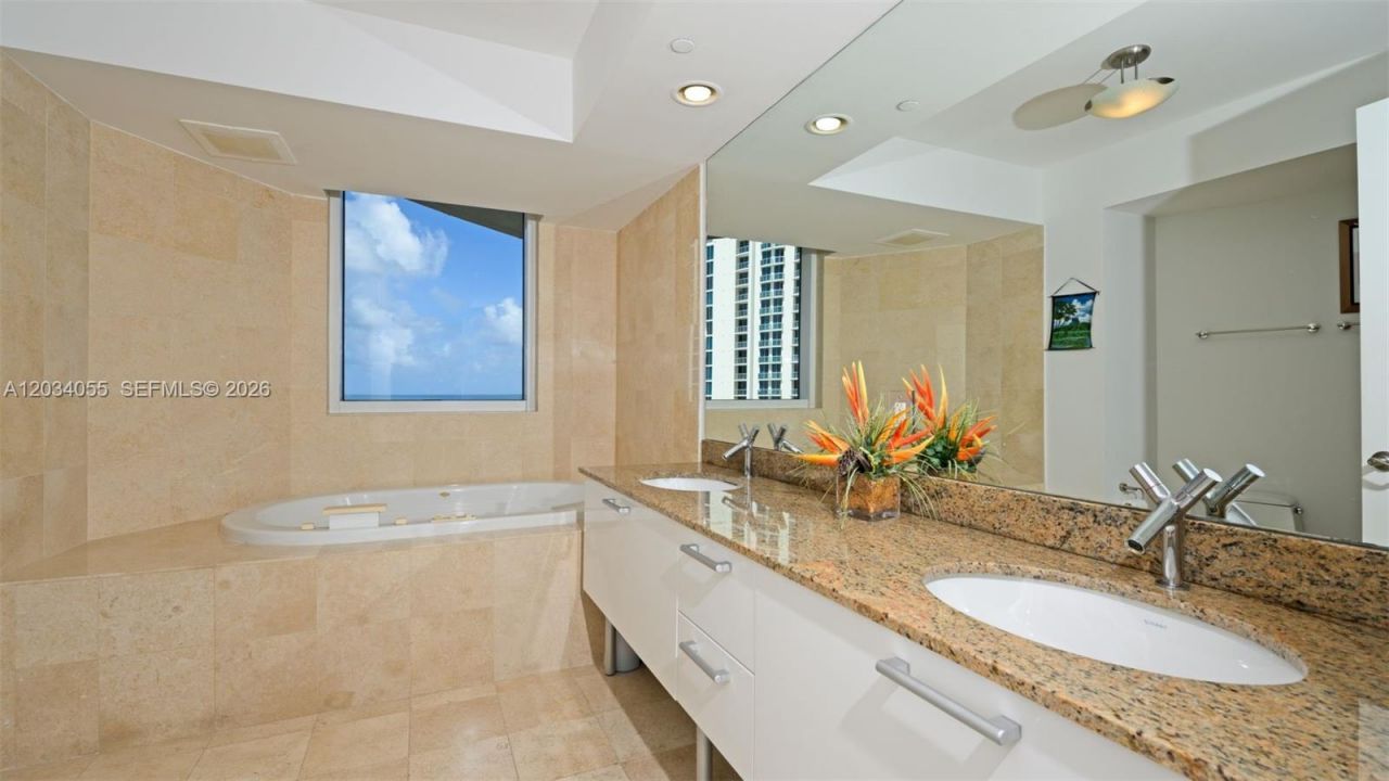 17201 Collins Ave, Unit 1508, Sunny Isles Beach, FL 33160 Photo