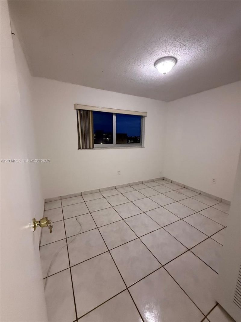 9917 W Okeechobee Rd , Unit 3-510, Hialeah Gardens, FL 33016 Photo