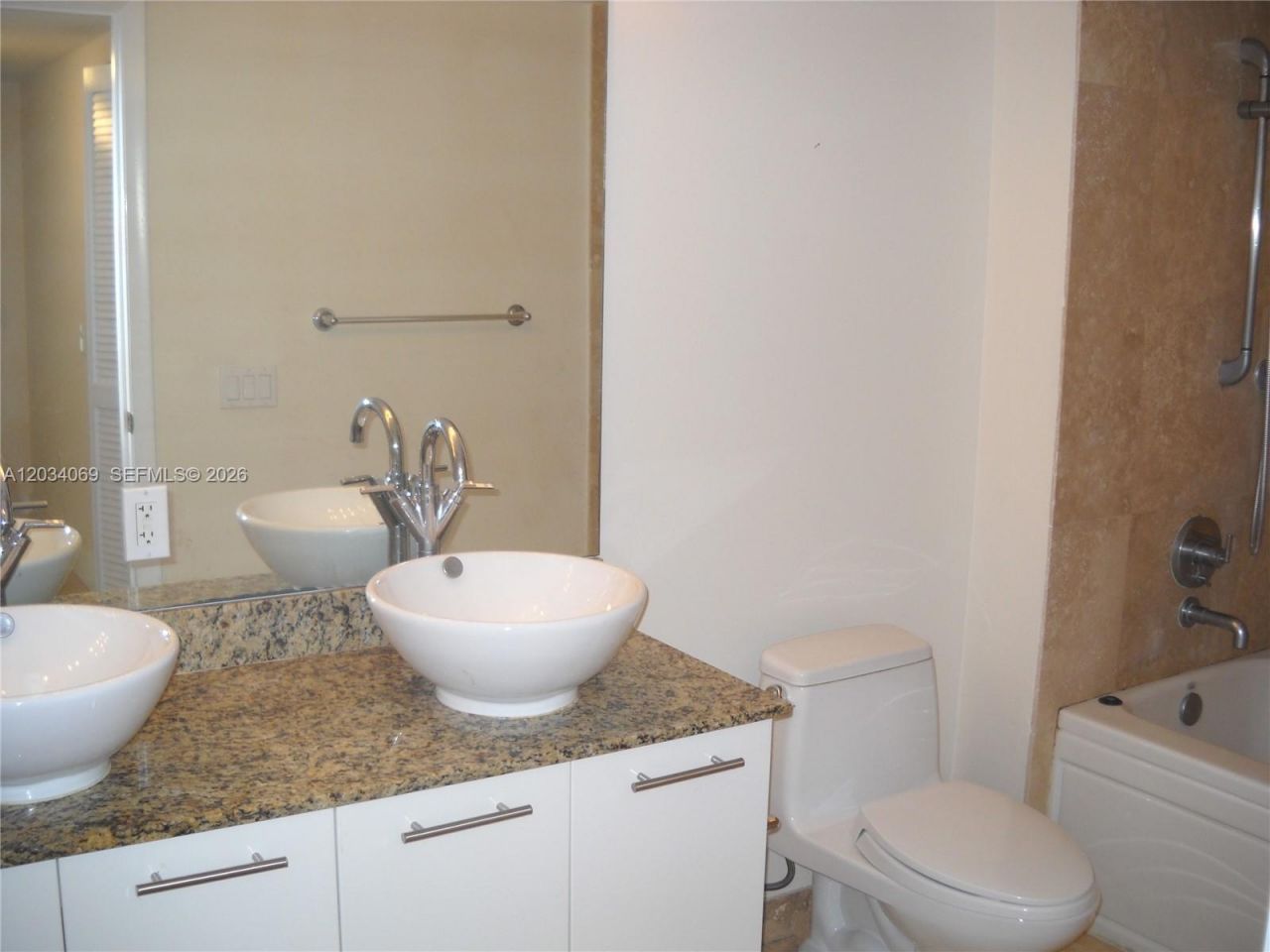 41 SE 5th St, Unit 911, Miami, FL 33131 Photo