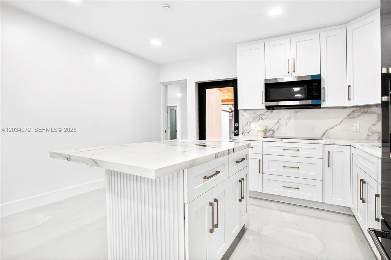 9290 NW 32nd Ct Rd, Miami, FL 33147 Photo
