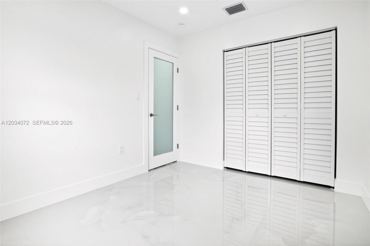 9290 NW 32nd Ct Rd, Miami, FL 33147 Photo
