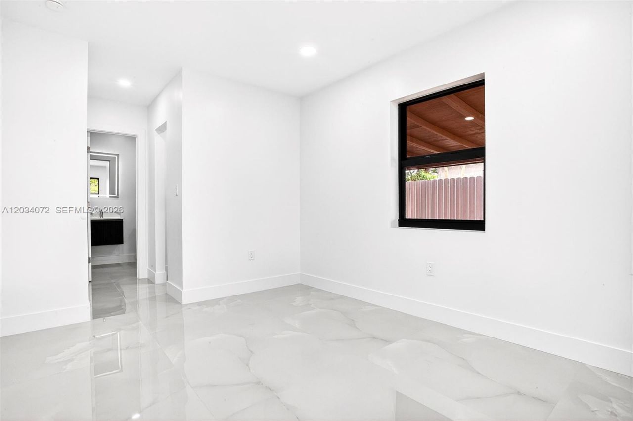 9290 NW 32nd Ct Rd , Miami, FL 33147 Photo