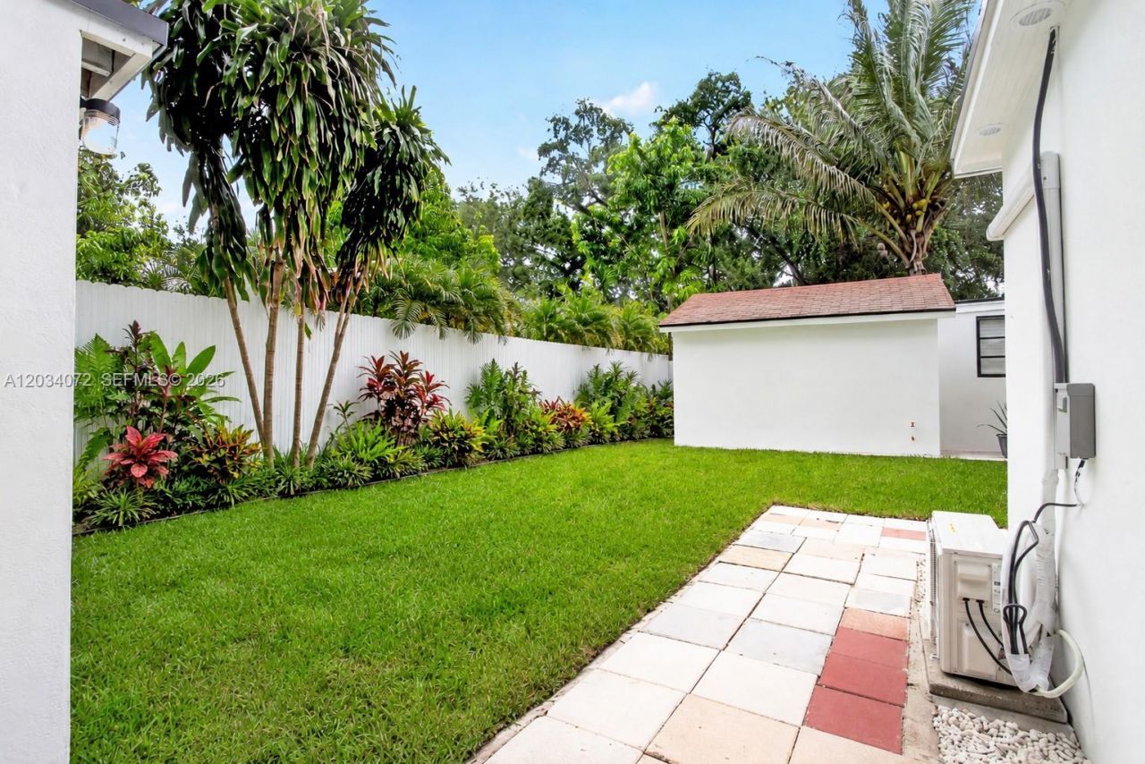 9290 NW 32nd Ct Rd, Miami, FL 33147 Photo
