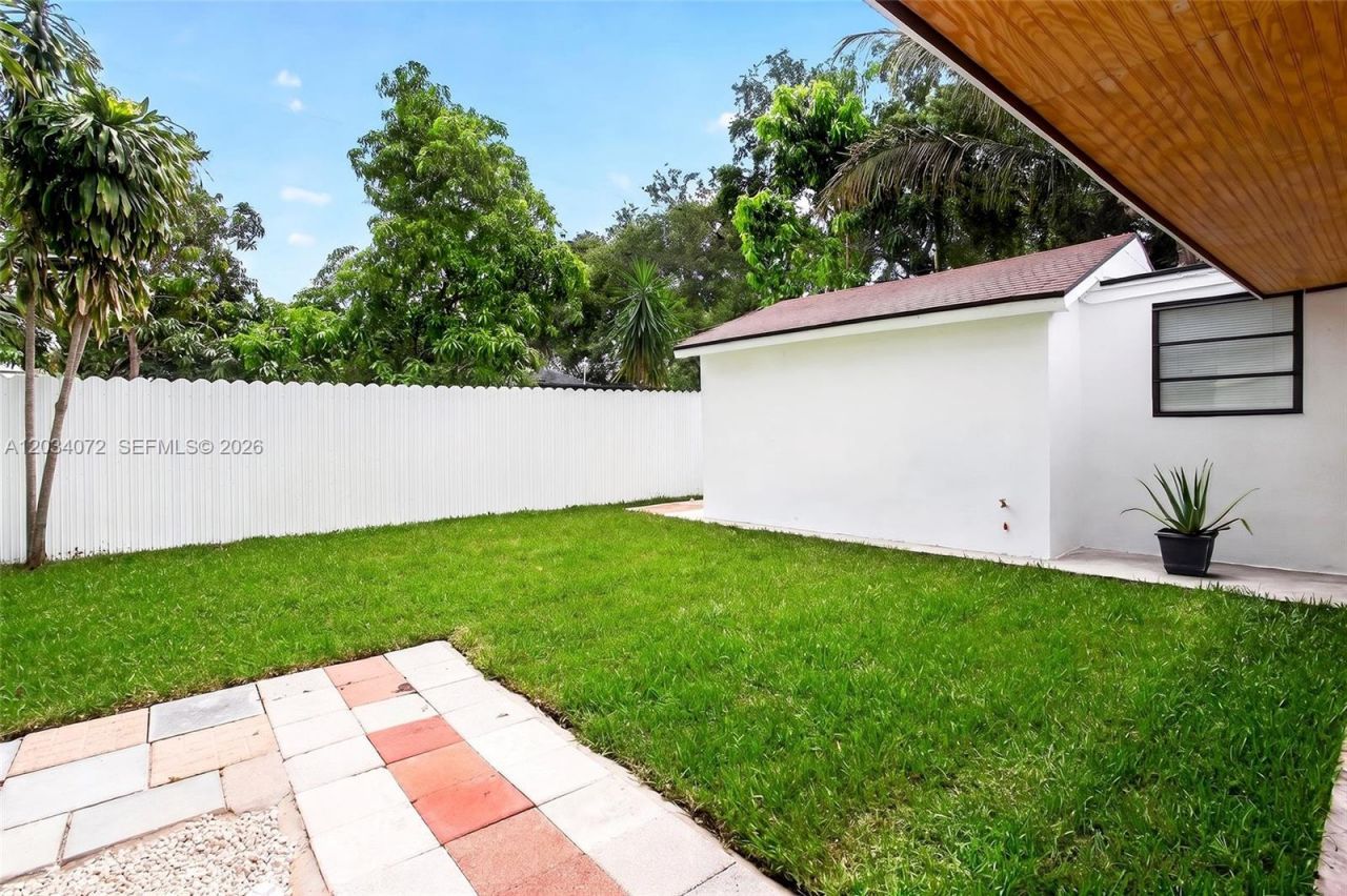 9290 NW 32nd Ct Rd , Miami, FL 33147 Photo