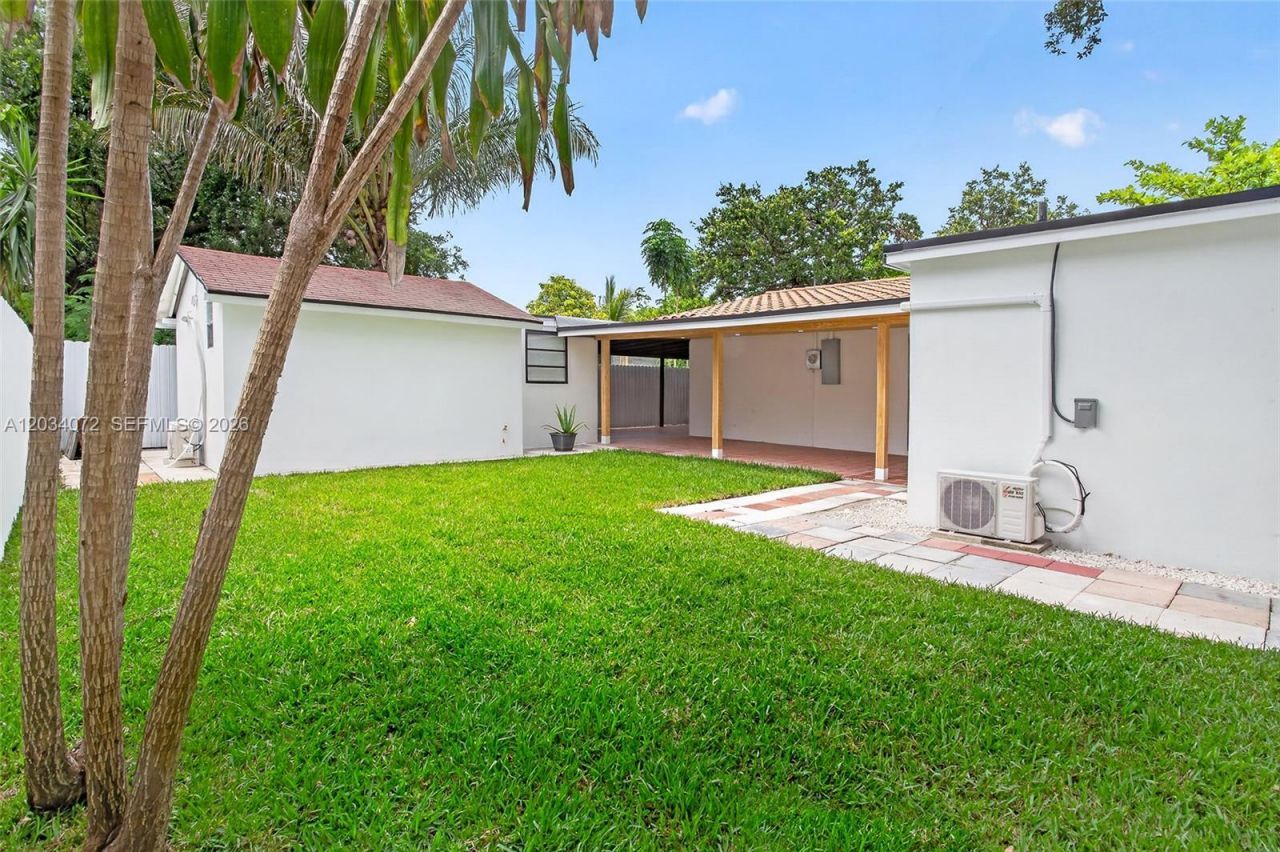 9290 NW 32nd Ct Rd, Miami, FL 33147 Photo