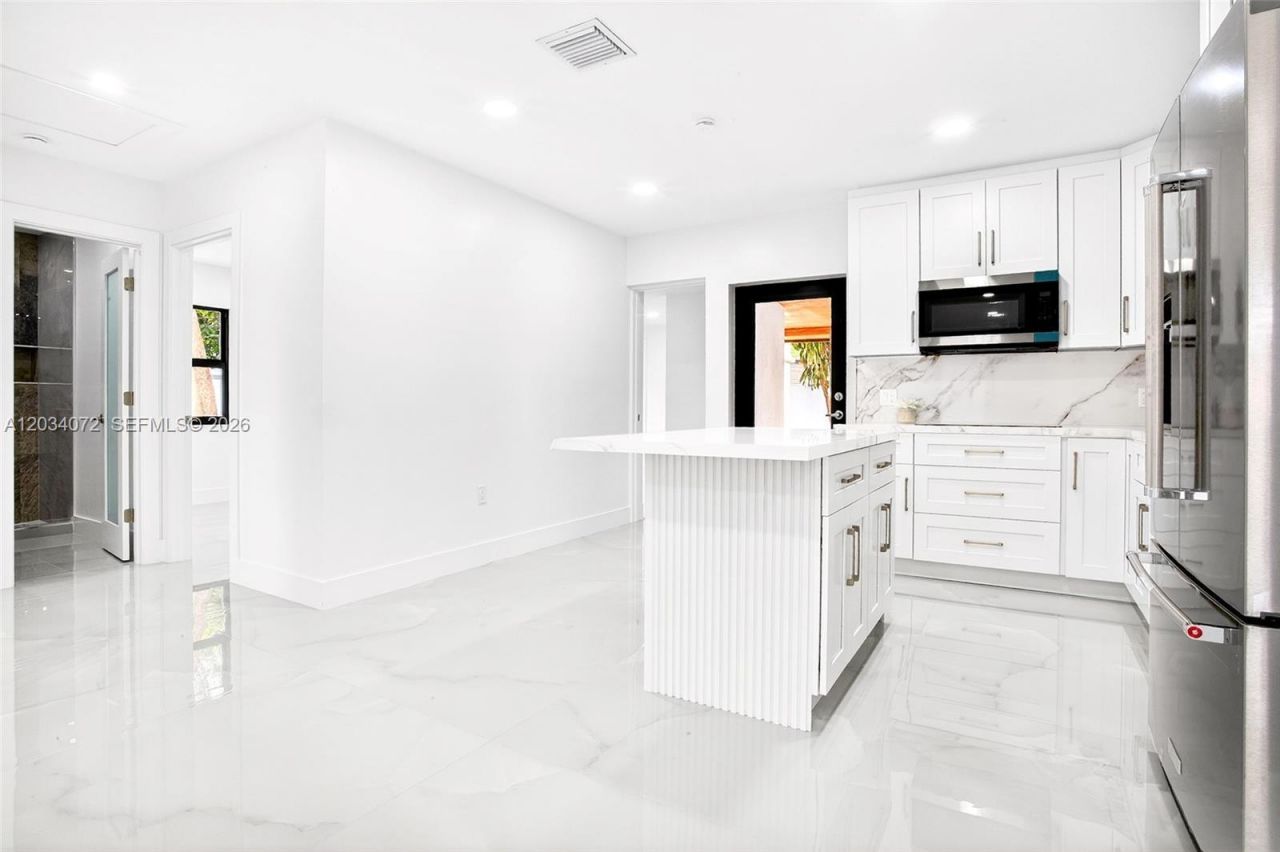 9290 NW 32nd Ct Rd, Miami, FL 33147 Photo