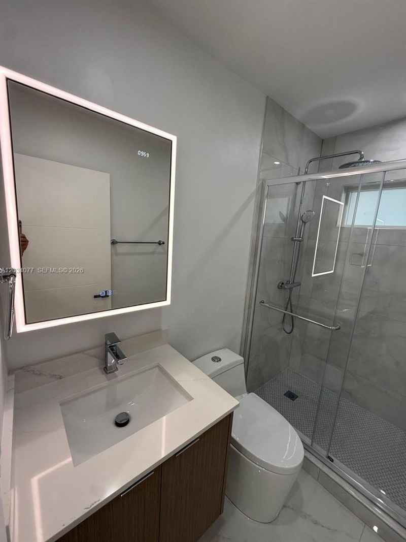 521 E 33rd St , Hialeah, FL 33013 Photo