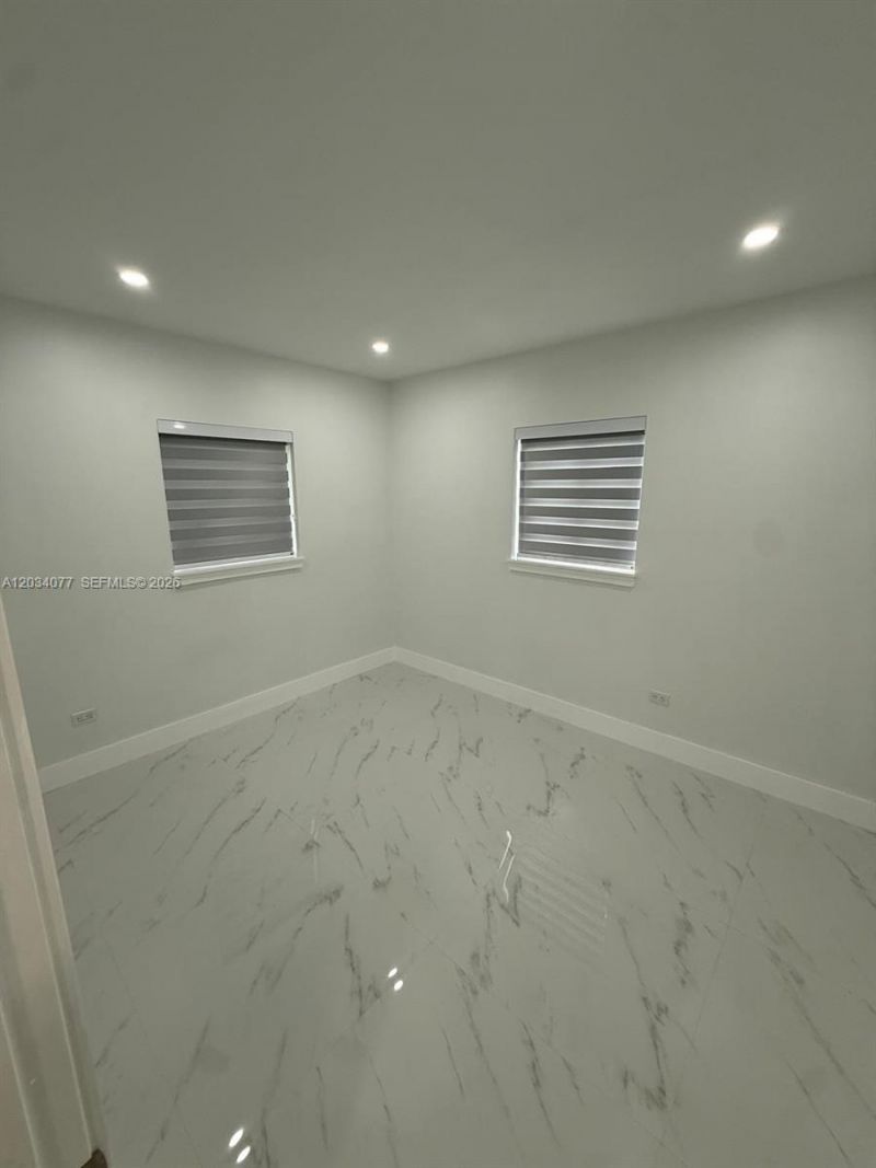 521 E 33rd St , Hialeah, FL 33013 Photo