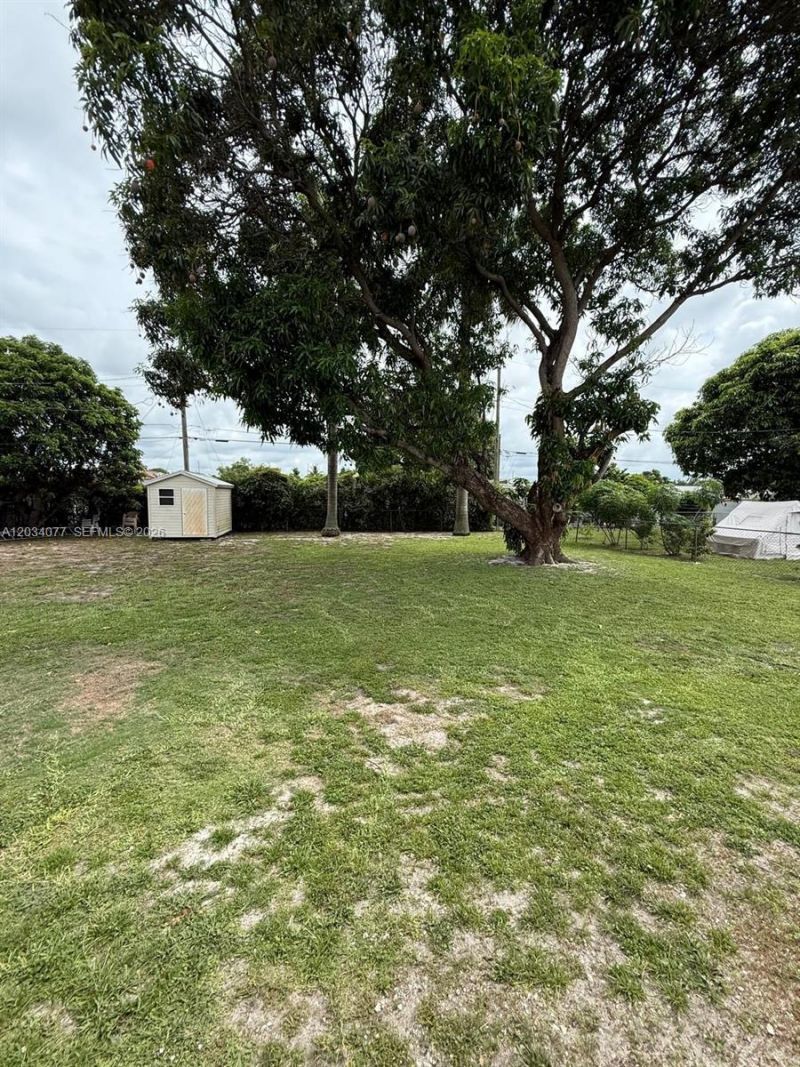 521 E 33rd St , Hialeah, FL 33013 Photo