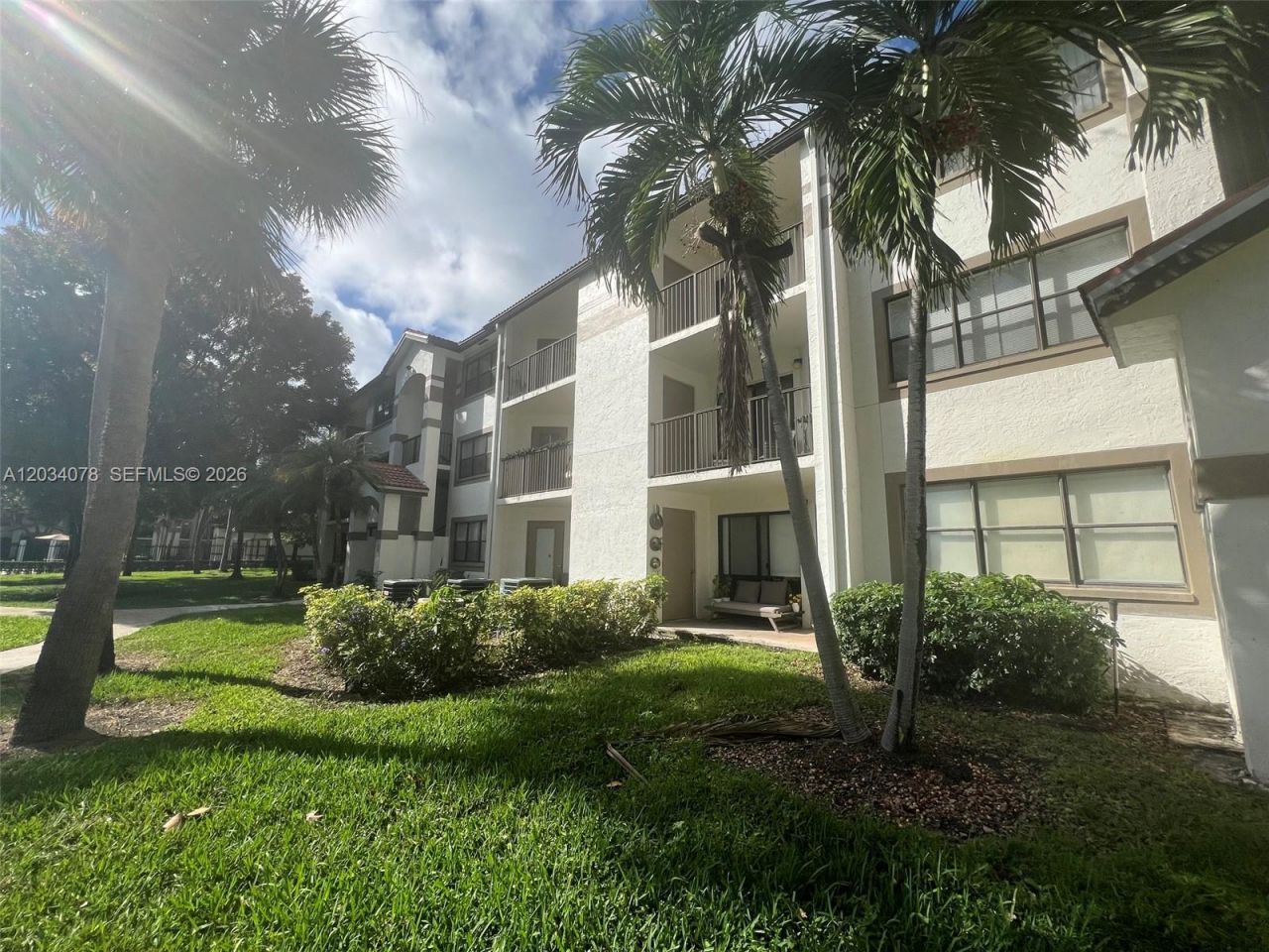 550 S Park Rd , Unit 14-8, Hollywood, FL 33021 Photo
