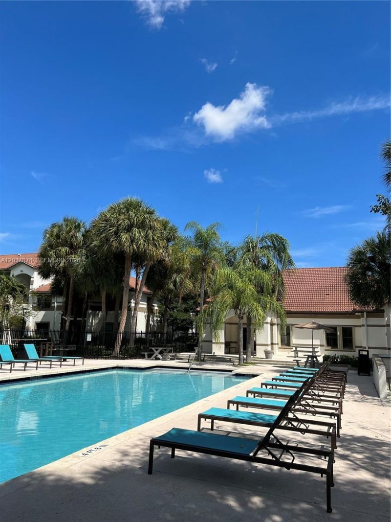 550 S Park Rd , Unit 14-8, Hollywood, FL 33021 Photo