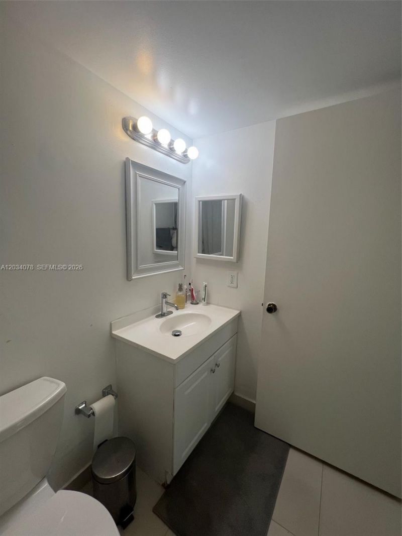 550 S Park Rd , Unit 14-8, Hollywood, FL 33021 Photo