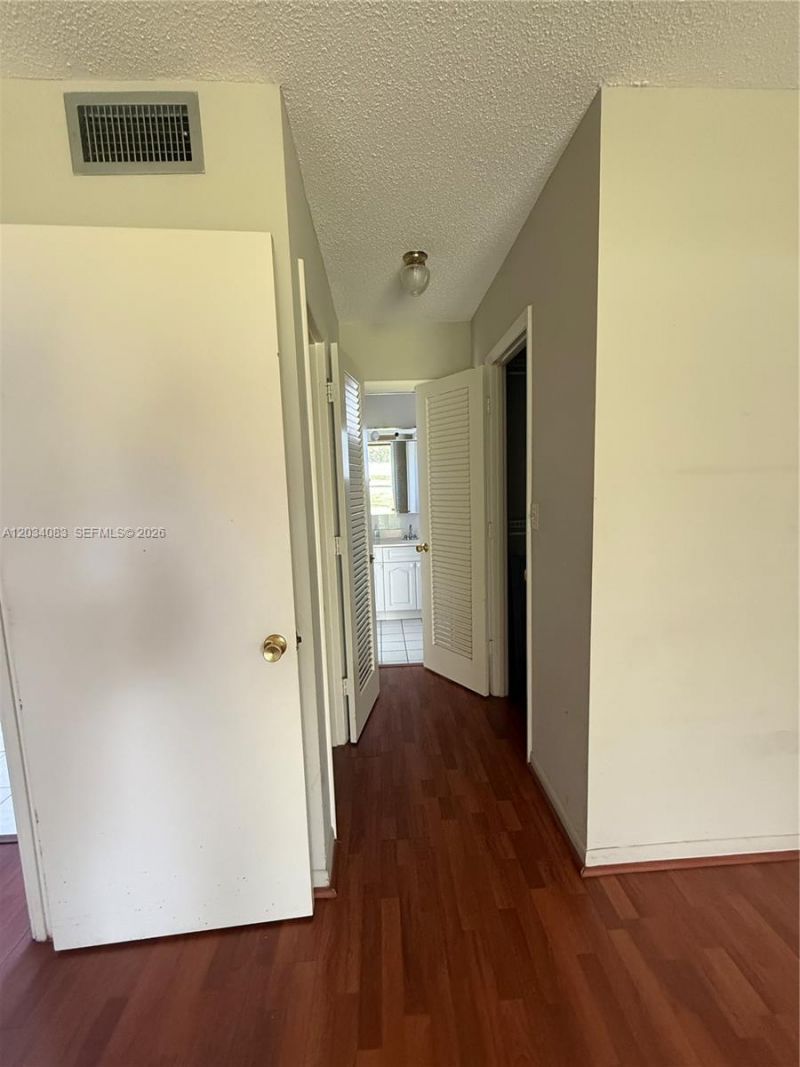 2200 Park Ln , Unit 105, Hollywood, FL 33021 Photo