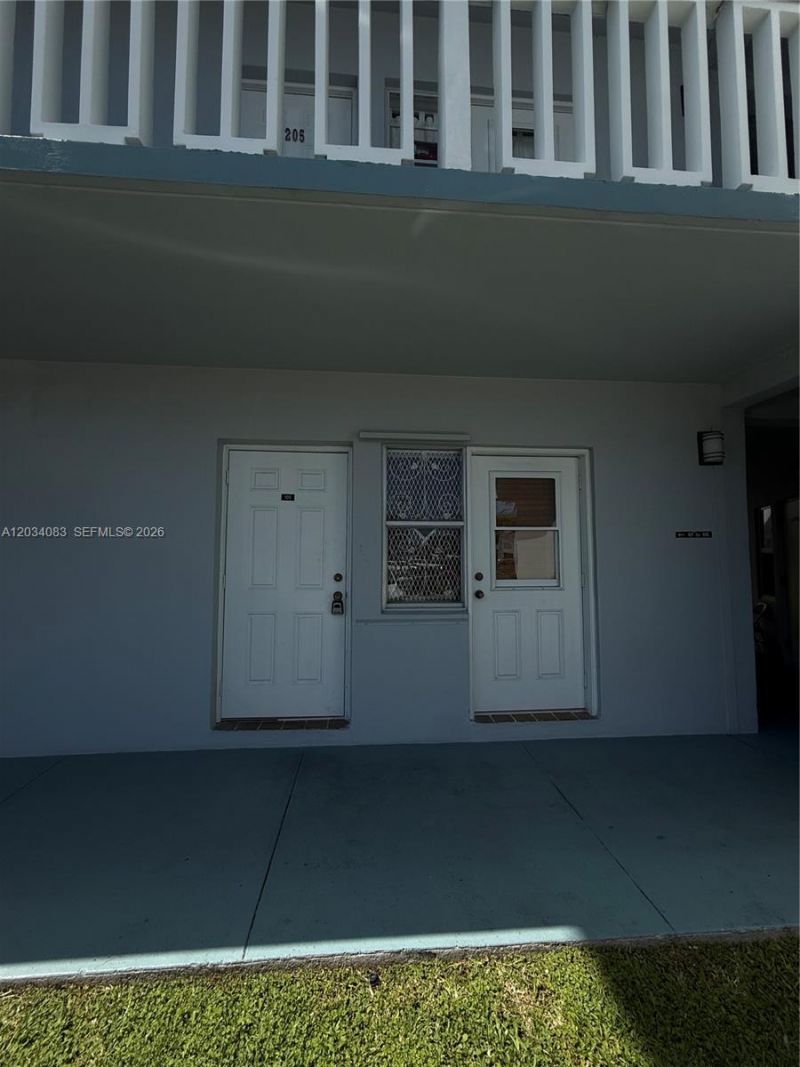 2200 Park Ln , Unit 105, Hollywood, FL 33021 Photo