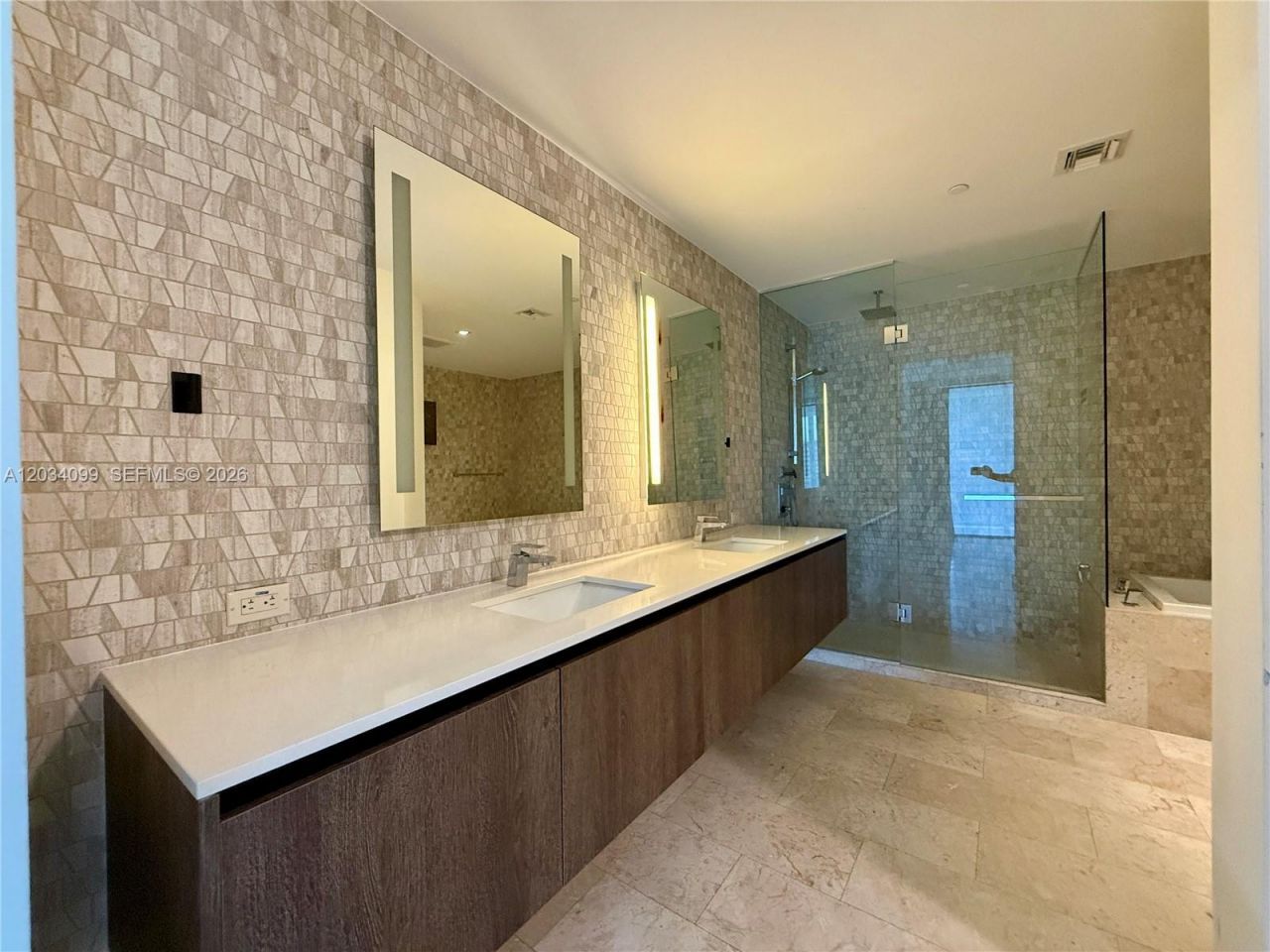 68 SE 6th St, Unit 1108, Miami, FL 33131 Photo