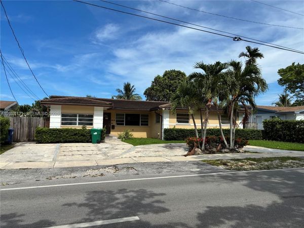 18715 NE 18th Ave, Miami, FL 33179