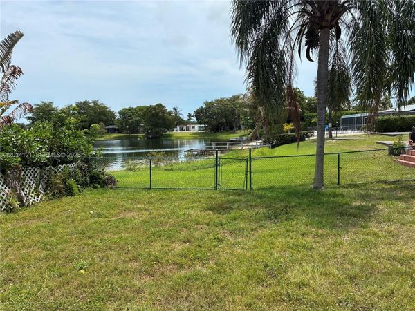 18715 NE 18th Ave, Miami, FL 33179