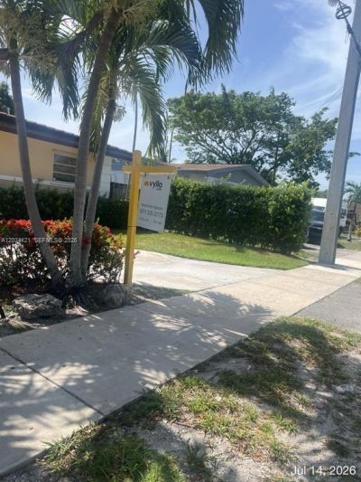 18715 NE 18th Ave, Miami, FL 33179 Photo