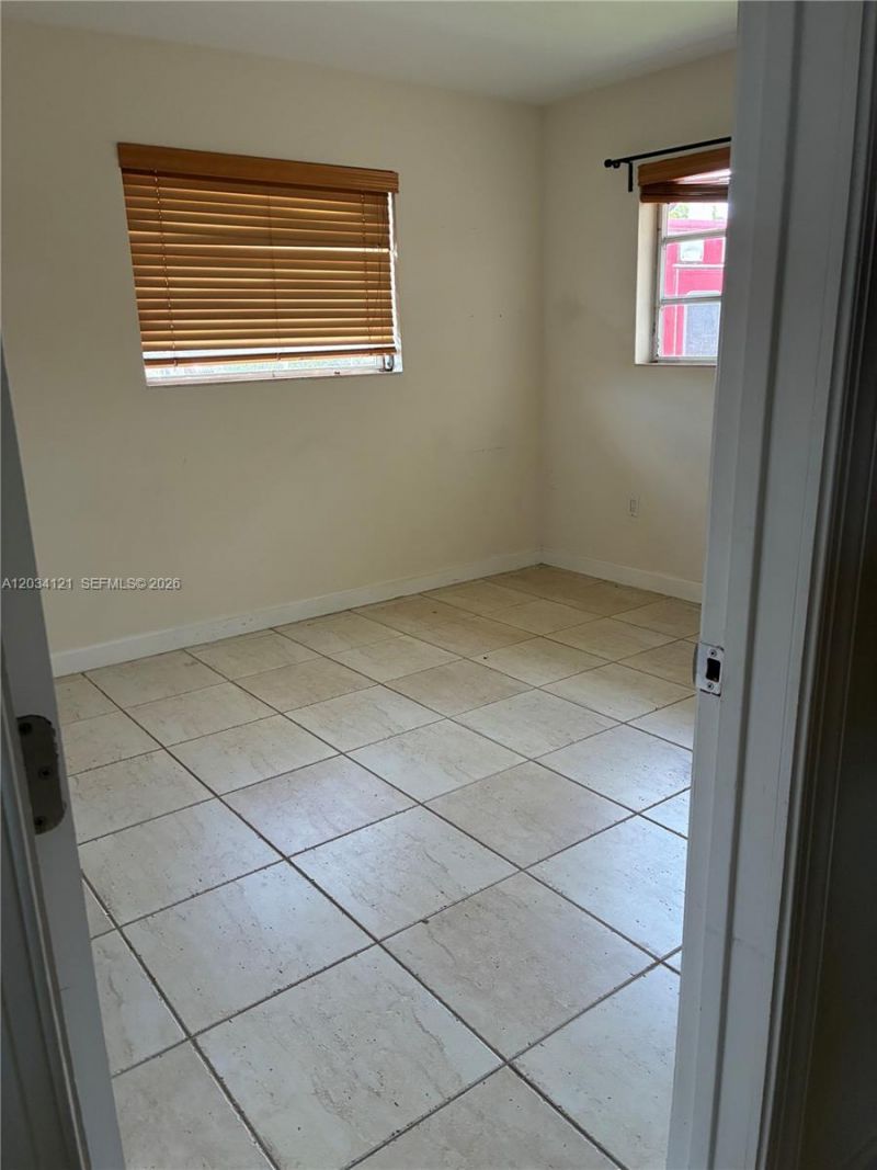 18715 NE 18th Ave , Miami, FL 33179 Photo