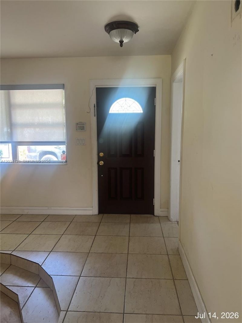 18715 NE 18th Ave, Miami, FL 33179 Photo