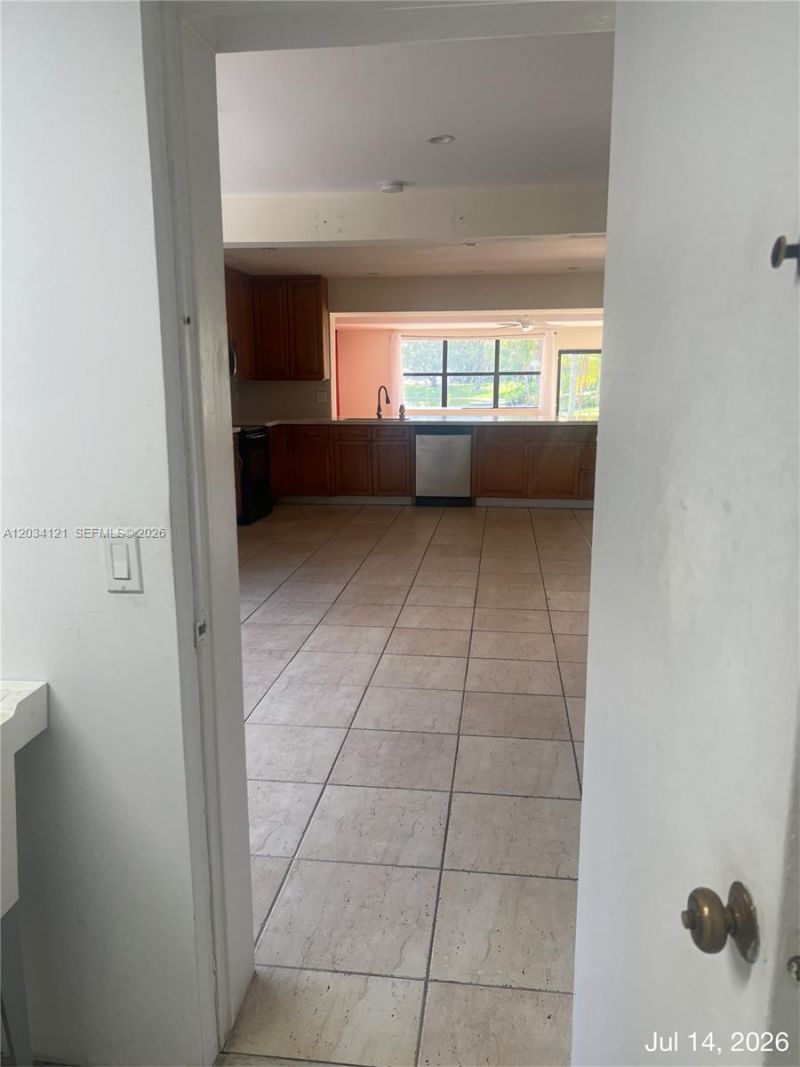 18715 NE 18th Ave, Miami, FL 33179 Photo