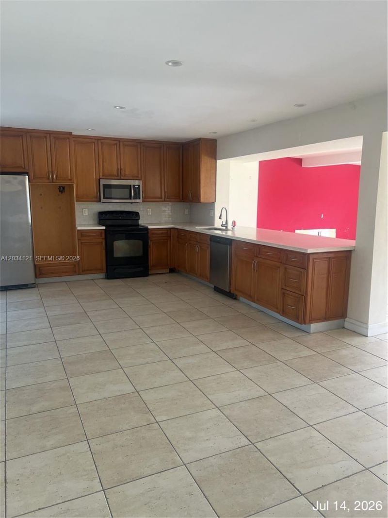18715 NE 18th Ave, Miami, FL 33179 Photo