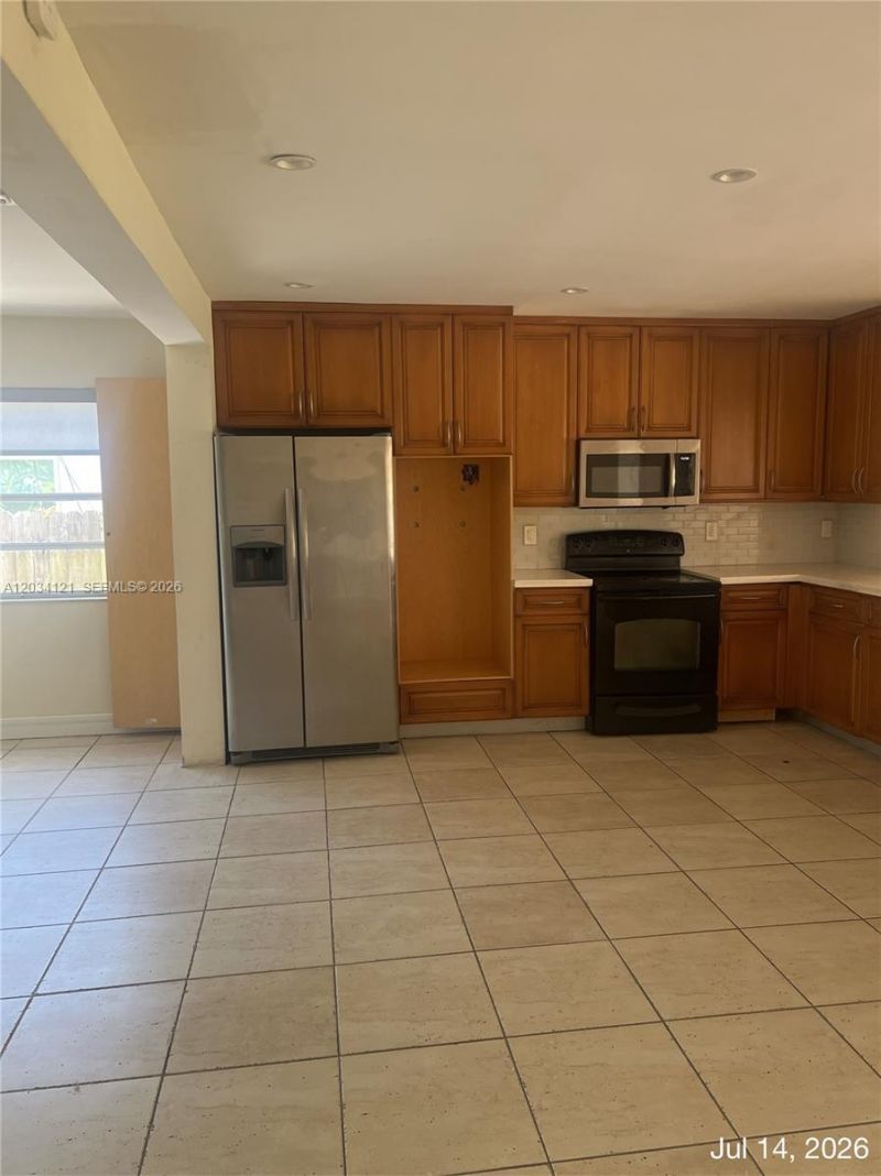 18715 NE 18th Ave, Miami, FL 33179 Photo