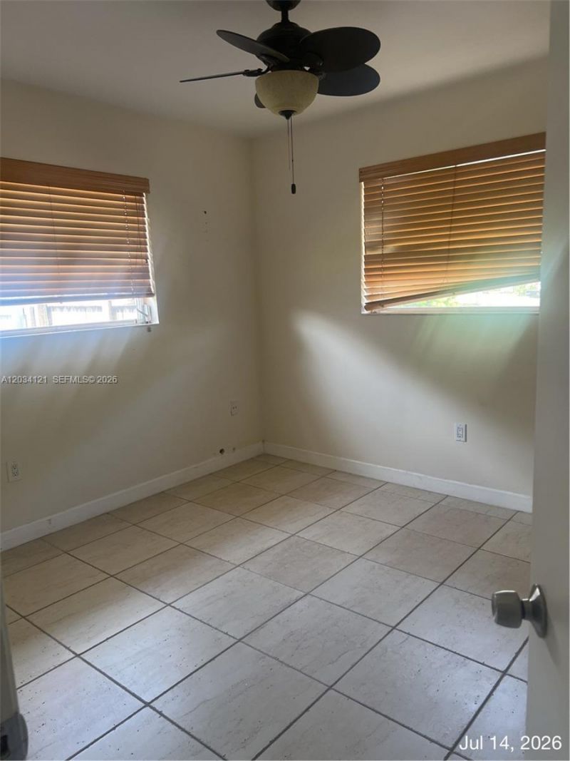 18715 NE 18th Ave, Miami, FL 33179 Photo