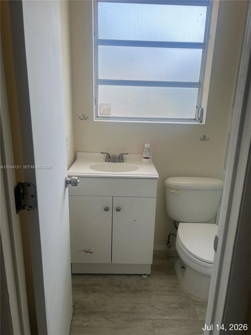 18715 NE 18th Ave, Miami, FL 33179 Photo