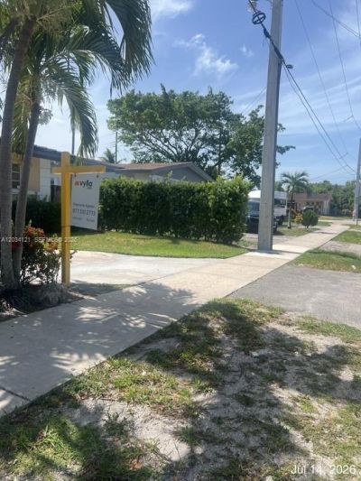 18715 NE 18th Ave, Miami, FL 33179 Photo