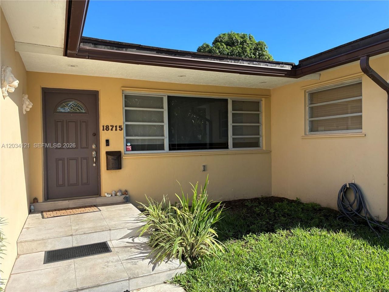 18715 NE 18th Ave, Miami, FL 33179 Photo