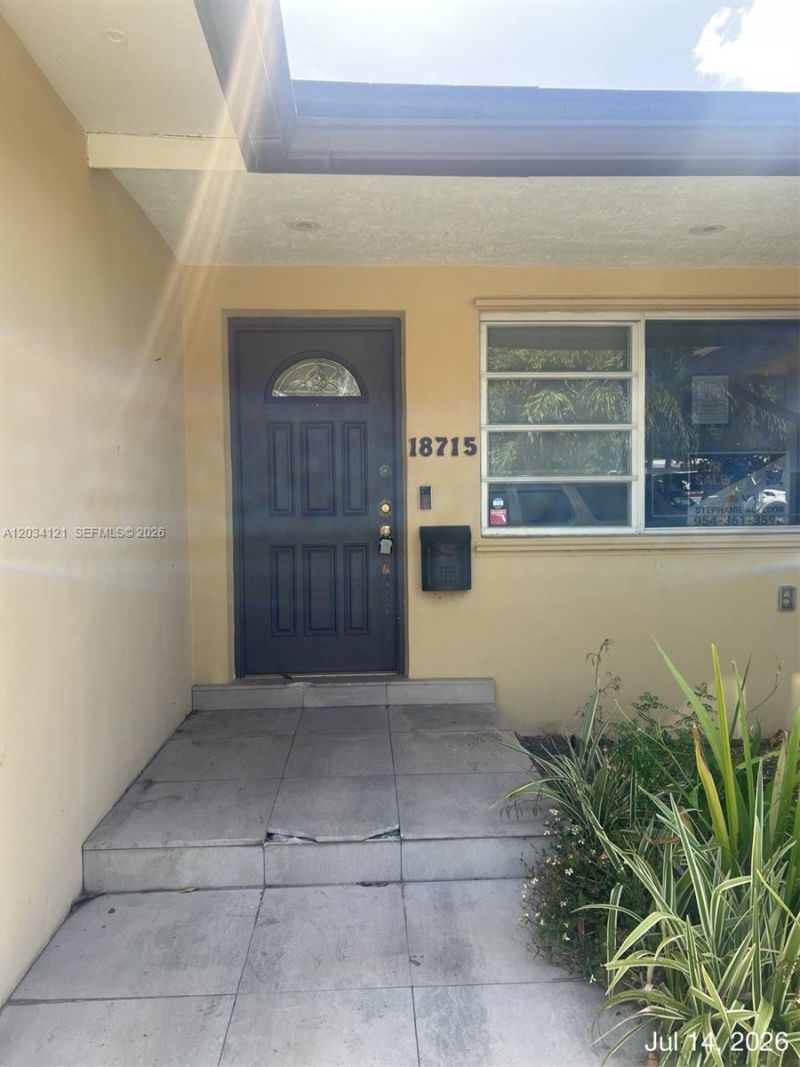18715 NE 18th Ave, Miami, FL 33179 Photo
