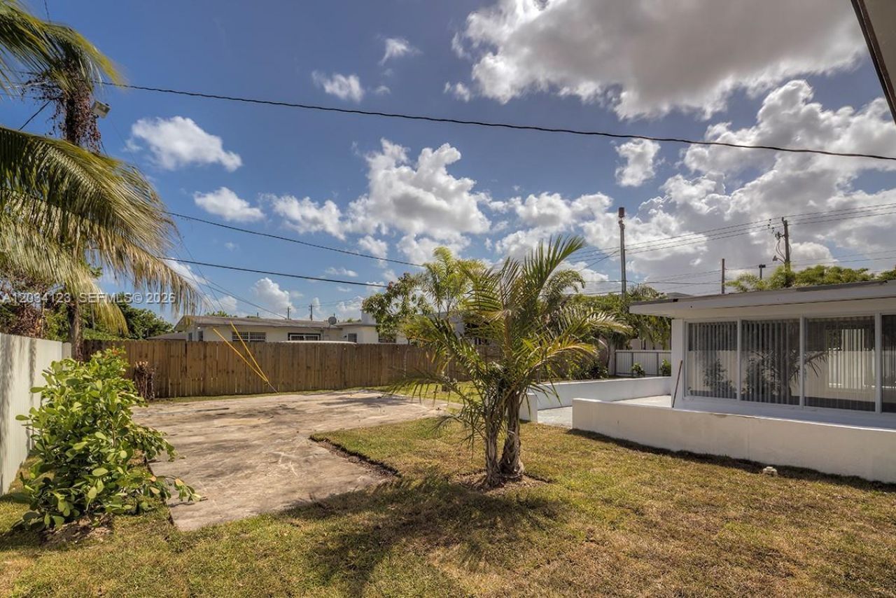 160 NW 199th St , Unit 1, Miami Gardens, FL 33169 Photo