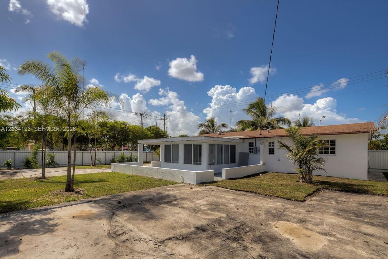 160 NW 199th St , Unit 1, Miami Gardens, FL 33169 Photo