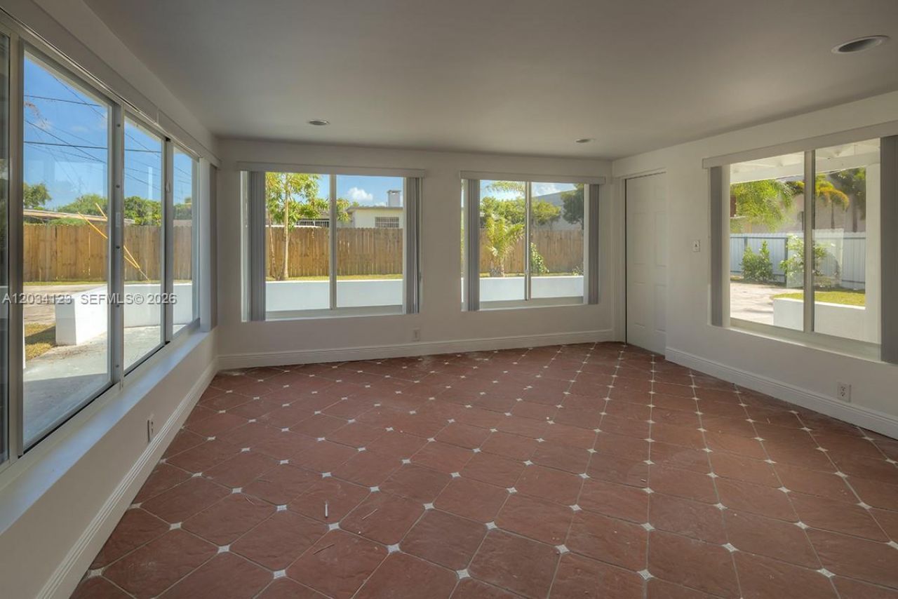 160 NW 199th St , Unit 1, Miami Gardens, FL 33169 Photo