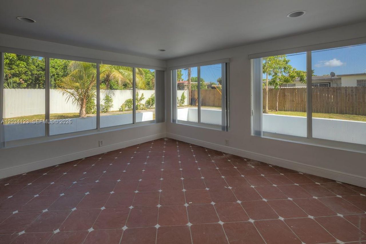 160 NW 199th St , Unit 1, Miami Gardens, FL 33169 Photo