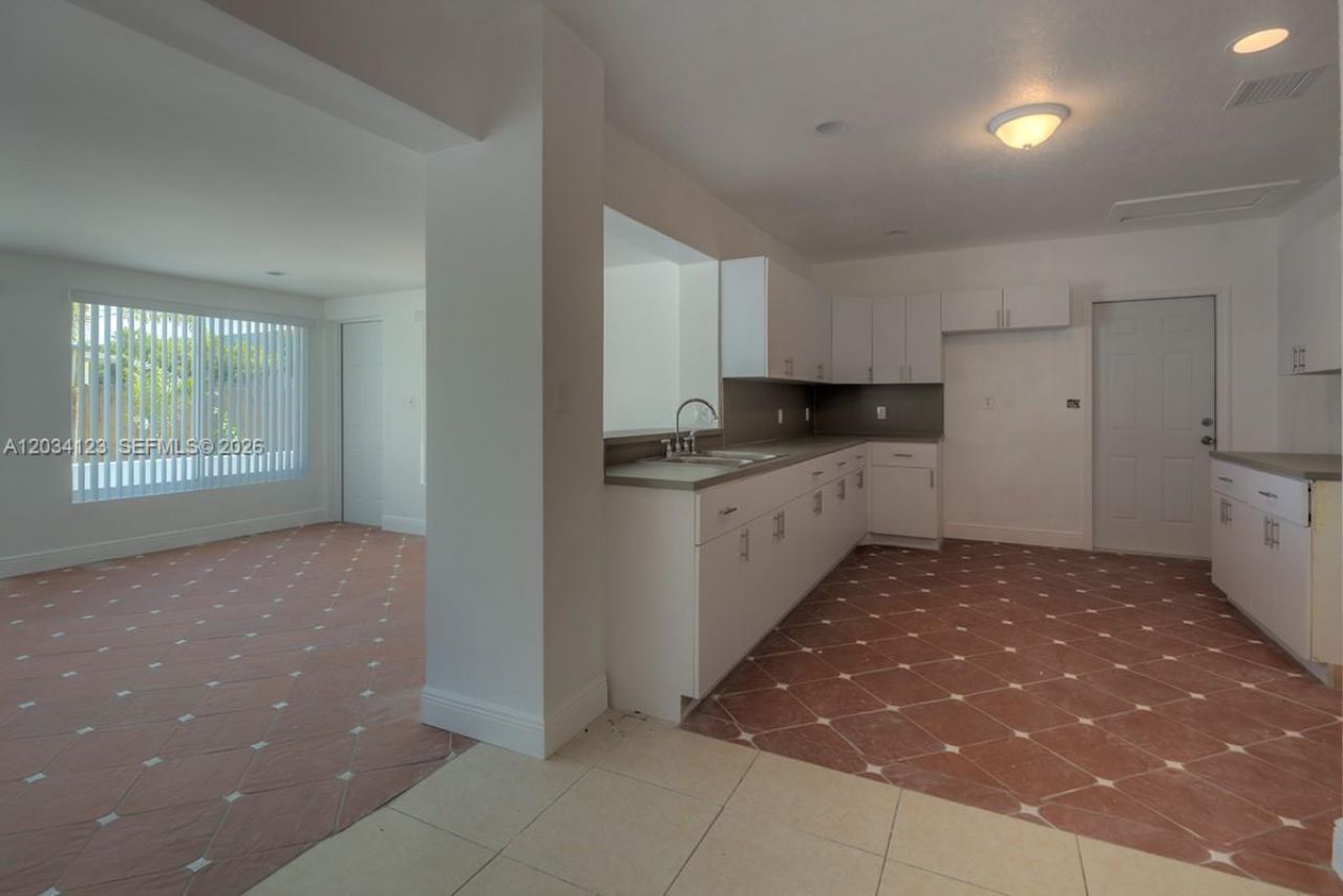 160 NW 199th St , Unit 1, Miami Gardens, FL 33169 Photo