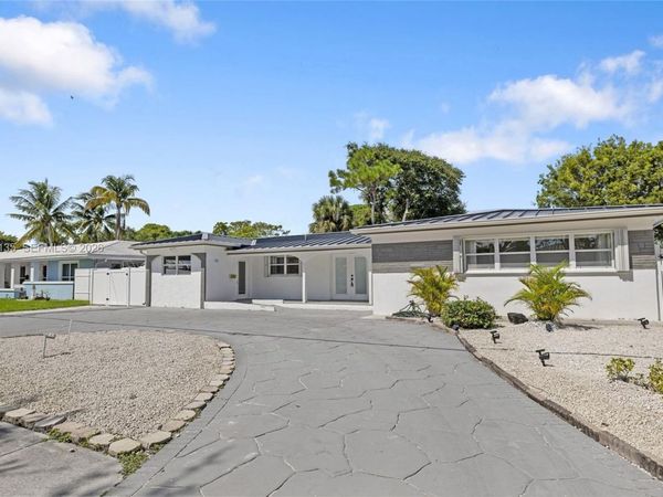 1221 SE 10th St , Deerfield Beach, FL 33441