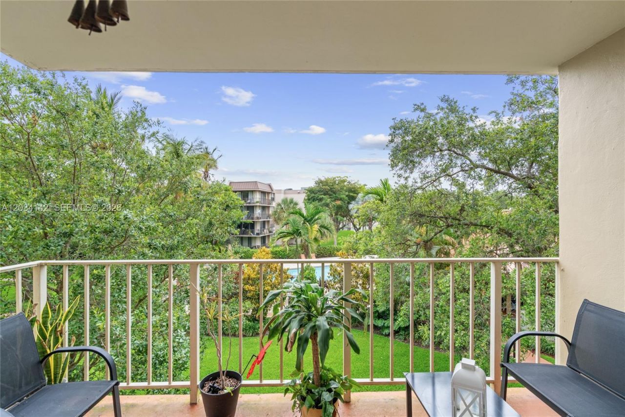 13120 SW 92nd Ave , Unit B-313, Miami, FL 33176 Photo