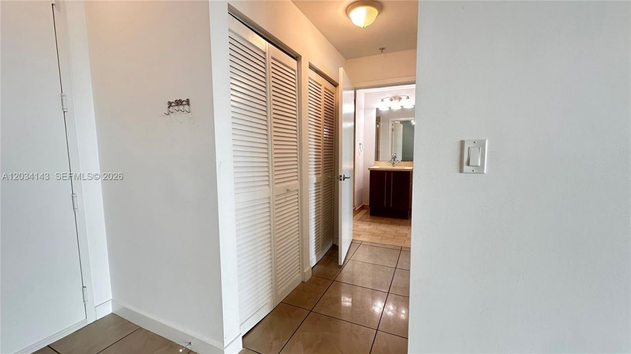 79 SW 12th St , Unit 1102-S, Miami, FL 33130 Photo