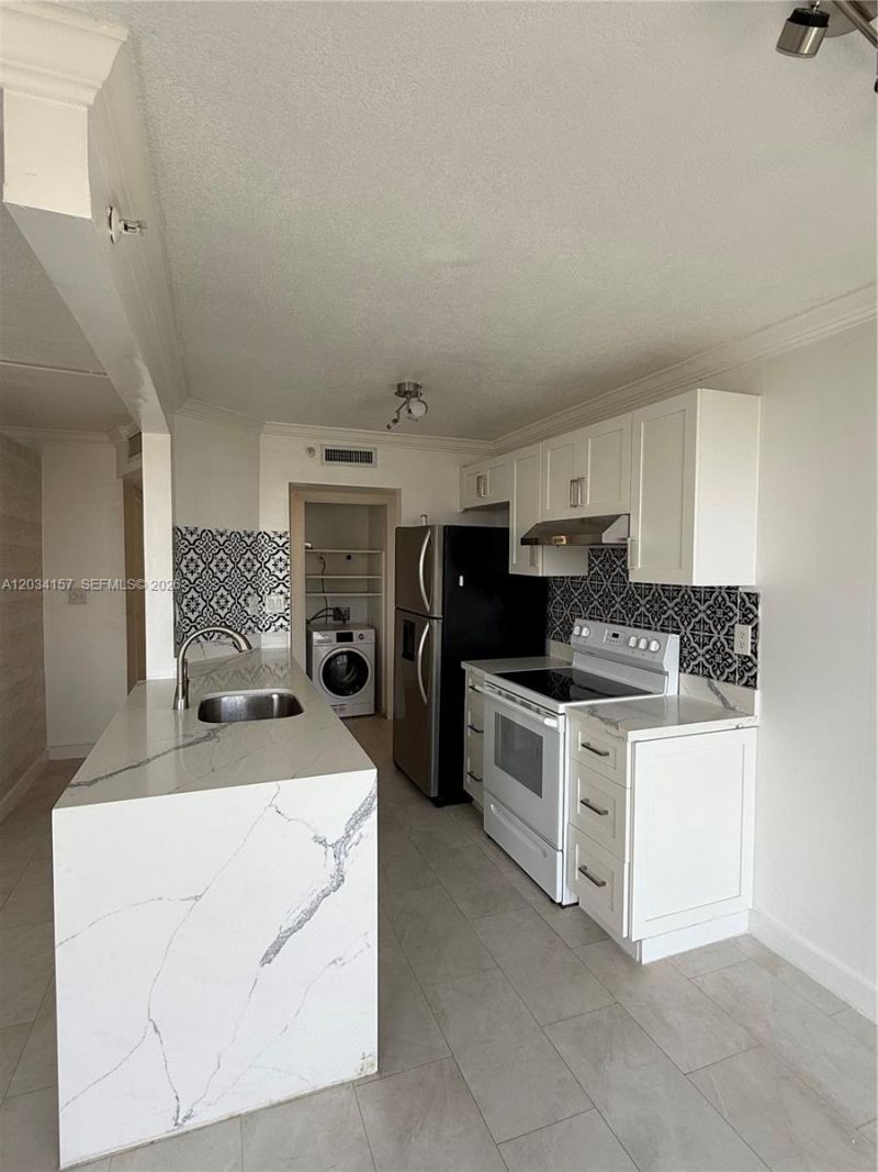 1688 West Ave , Unit 706, Miami Beach, FL 33139 Photo