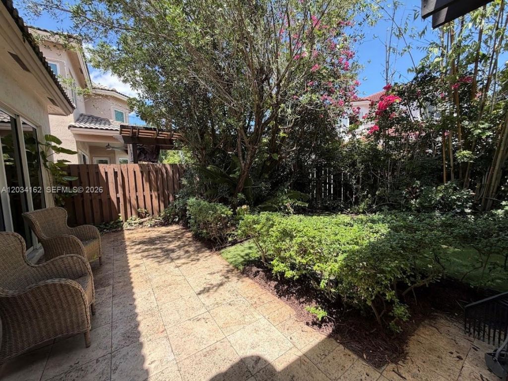 10900 NW 72nd St , Unit ., Doral, FL 33178 Photo